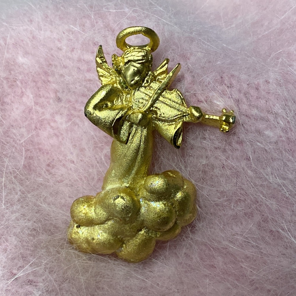 Vintage Gold Tone Angel On Clouds Playing Violin Brooch Pin Music /Angel Lovers